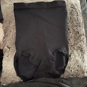 NEW SPANX stomach and underwear. Black size L